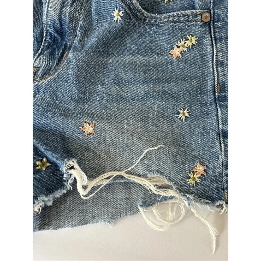 American Eagle Mom Denim Shorts Floral Embroidered Cut Off High Rise Size 00